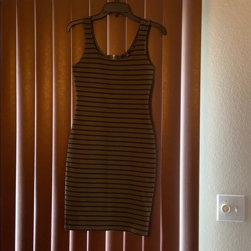 Iris small casual zipper dress.